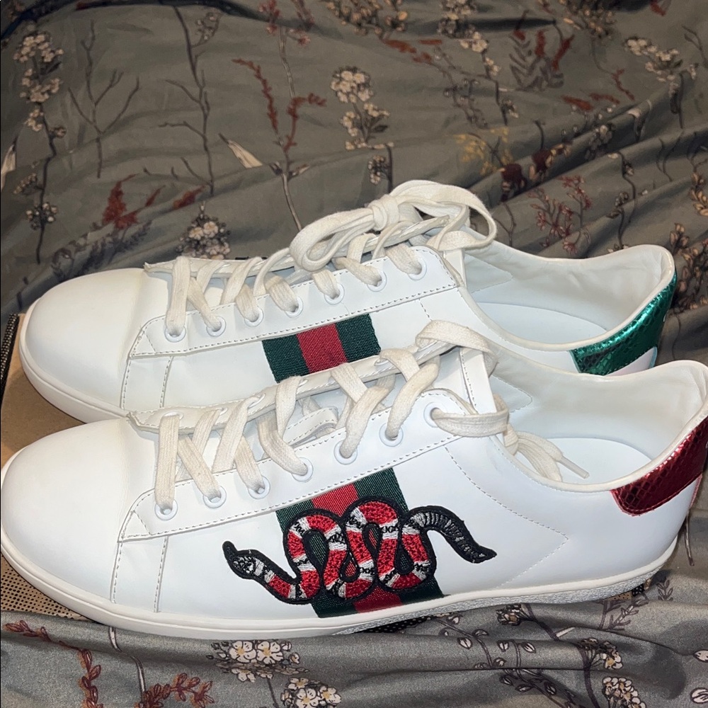 Gucci Men White Sneakers with Red and Green Stripe and Snake Embroidery